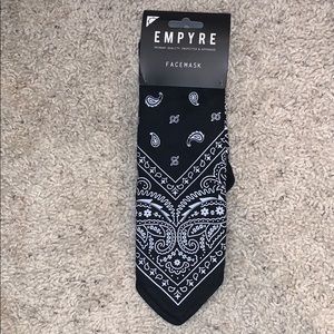 NWT Empyre Fleece-lined Bandanna Face Mask